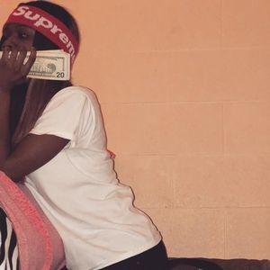 Meet your Posher, Rayven